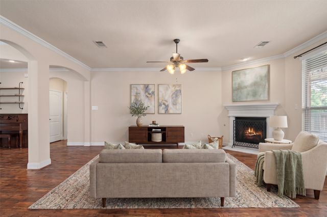 3913 Roxbury Street, Denton, TX 76210