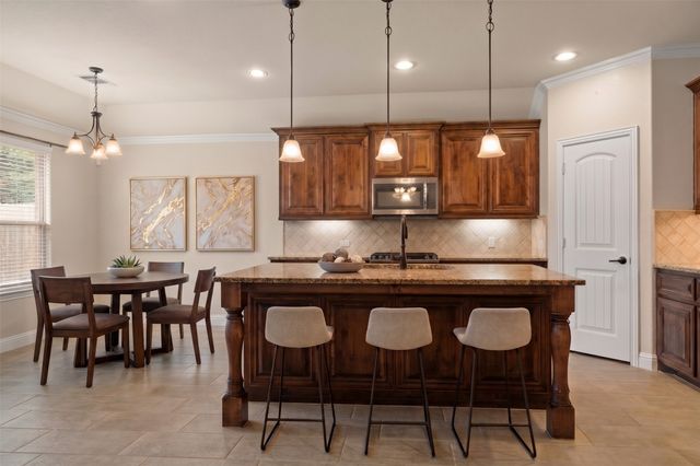 3913 Roxbury Street, Denton, TX 76210