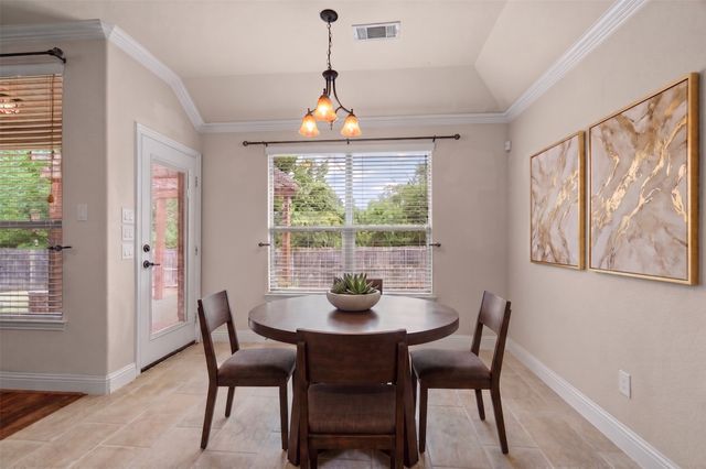 3913 Roxbury Street, Denton, TX 76210