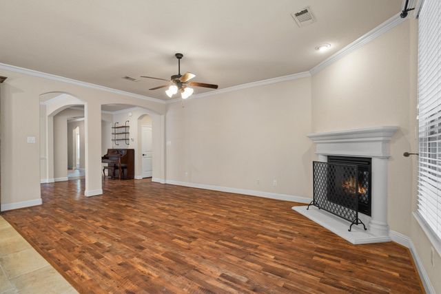 3913 Roxbury Street, Denton, TX 76210
