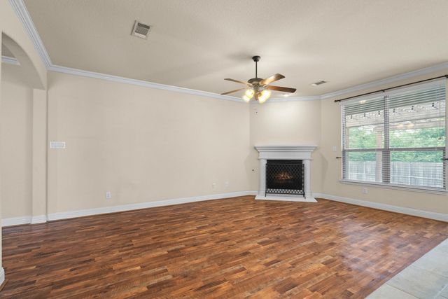 3913 Roxbury Street, Denton, TX 76210
