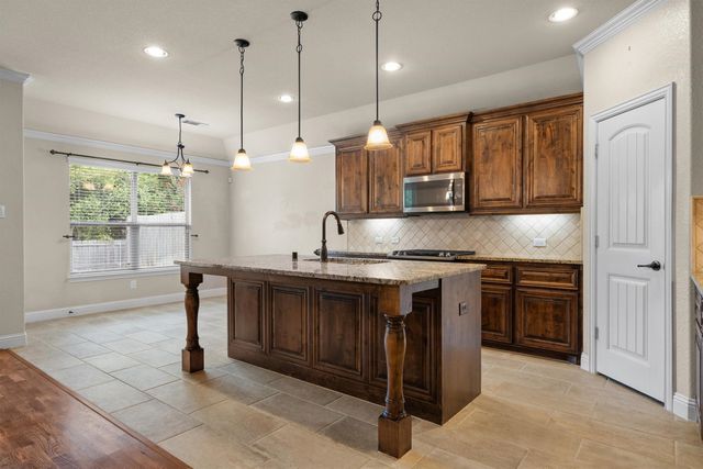 3913 Roxbury Street, Denton, TX 76210
