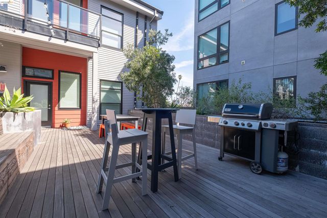 1545 32nd Street 111, Oakland, CA 94608