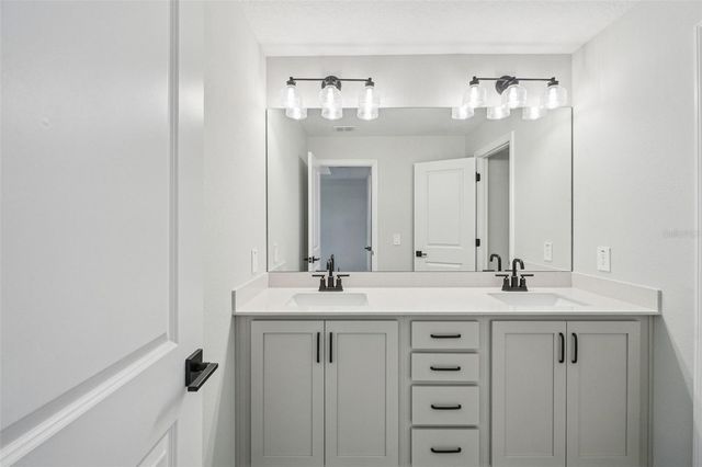 7584 DEER VALLEY CIRCLE, Tampa, FL 33635