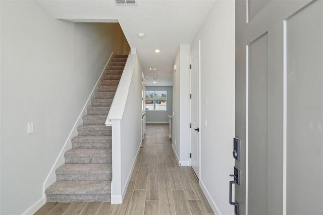 7584 DEER VALLEY CIRCLE, Tampa, FL 33635