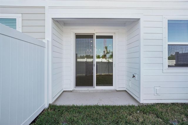 7584 DEER VALLEY CIRCLE, Tampa, FL 33635