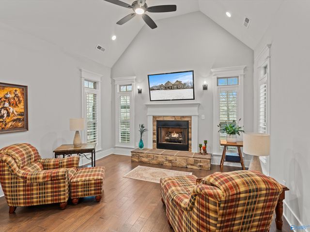 102 Lanwood Drive, Huntsville, AL 35811