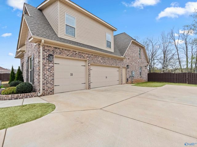102 Lanwood Drive, Huntsville, AL 35811