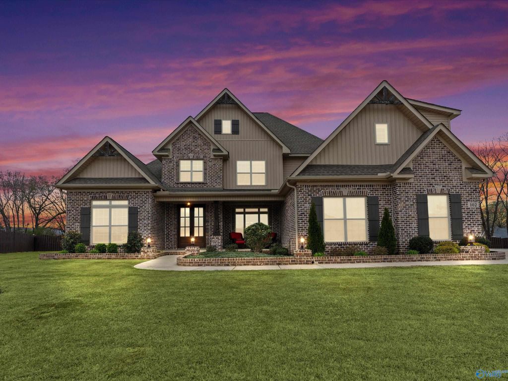 102 Lanwood Drive, Huntsville, AL 35811