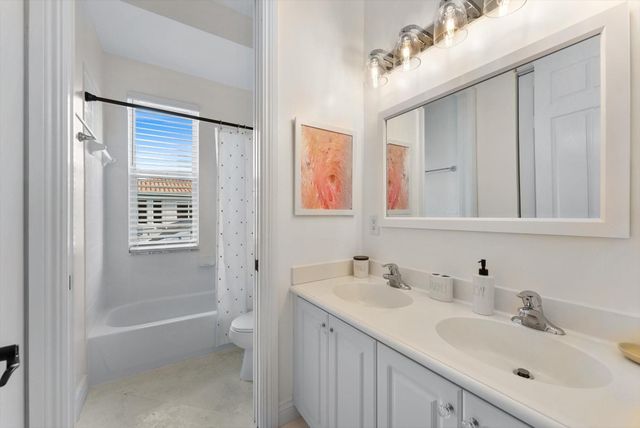 8274 NW 107th Ter, Parkland, FL 33076