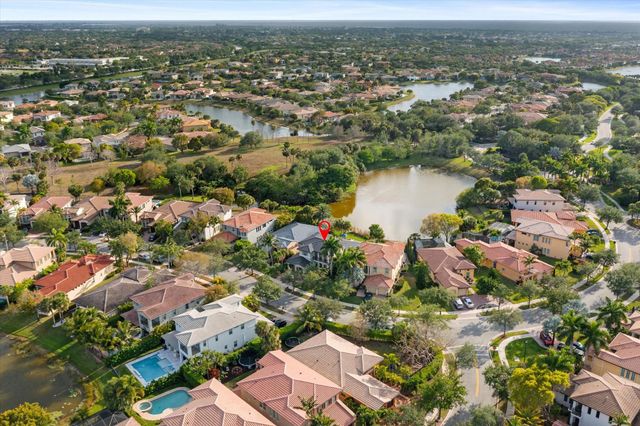 8274 NW 107th Ter, Parkland, FL 33076