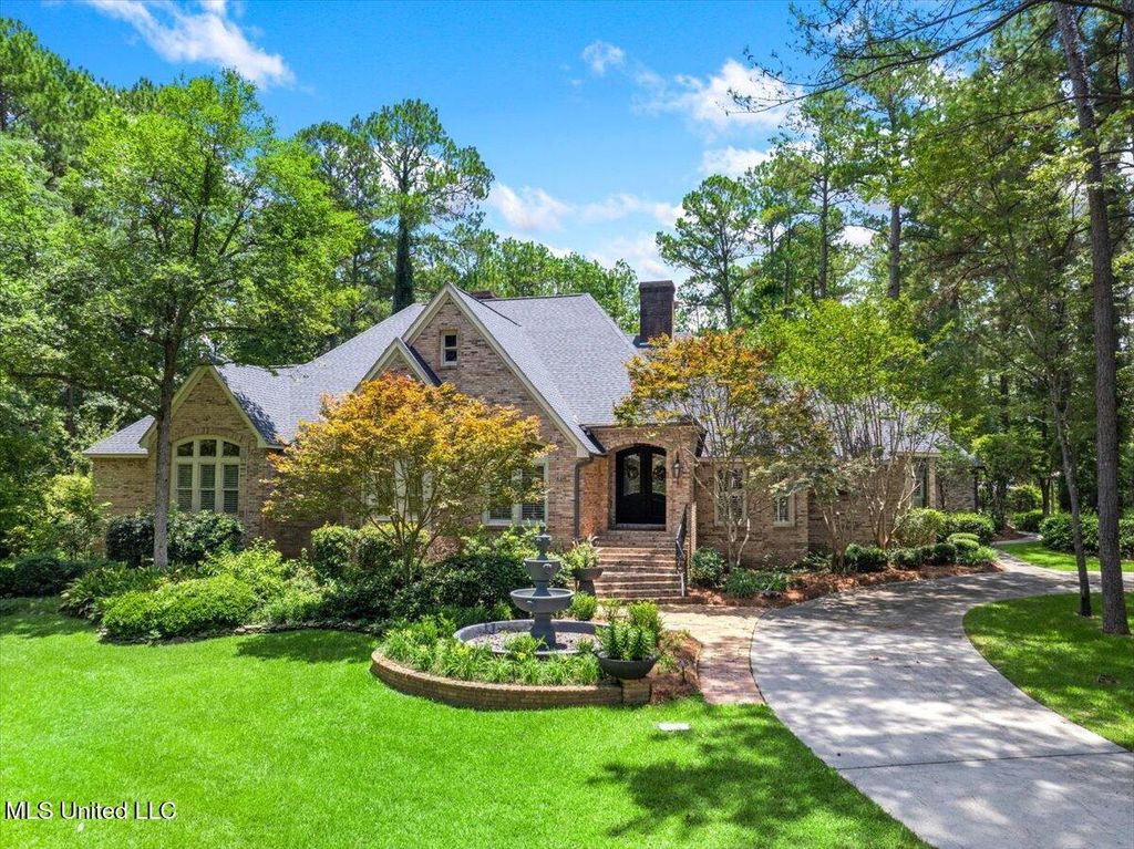 2 Indian Bayou Road, Hattiesburg, MS 39402