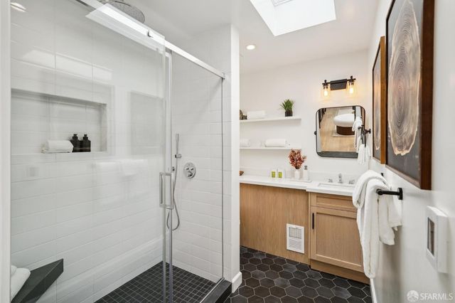 464 11th Avenue, San Francisco, CA 94121