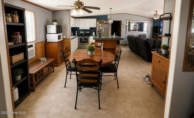 6749 Richardson Drive NW, Ocean Isle Beach, NC 28469