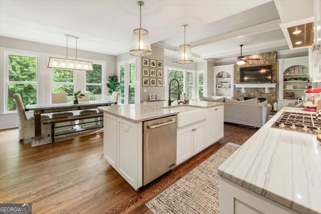 6082 Grand Loop Road, Sugar Hill, GA 30518