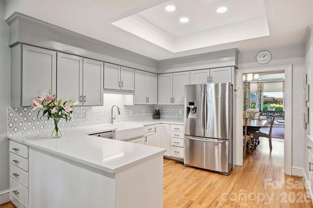 2320 Selwyn Avenue, Charlotte, NC 28207