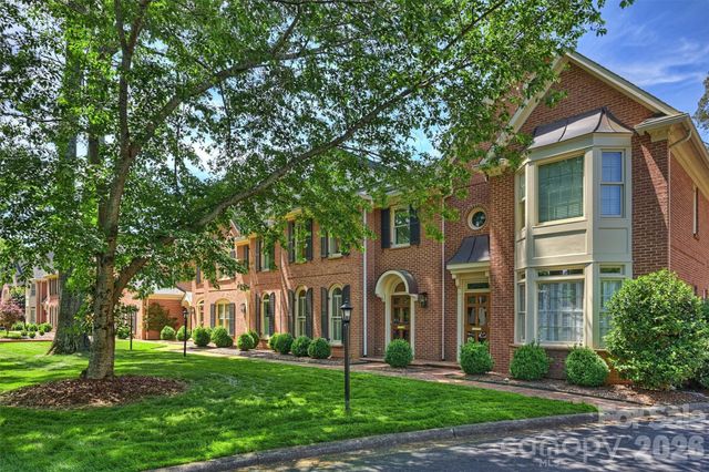 2320 Selwyn Avenue, Charlotte, NC 28207