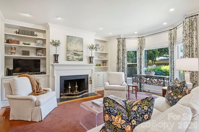 2320 Selwyn Avenue, Charlotte, NC 28207