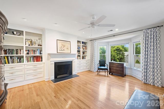 2320 Selwyn Avenue, Charlotte, NC 28207