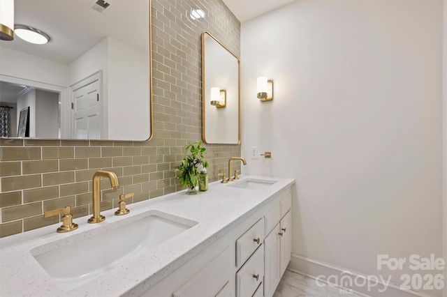 2320 Selwyn Avenue, Charlotte, NC 28207