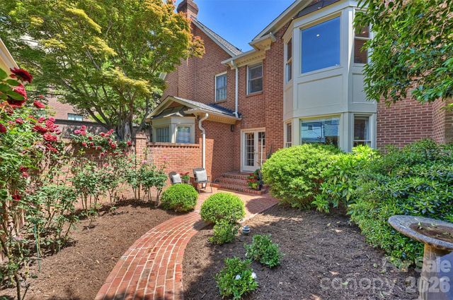 2320 Selwyn Avenue, Charlotte, NC 28207