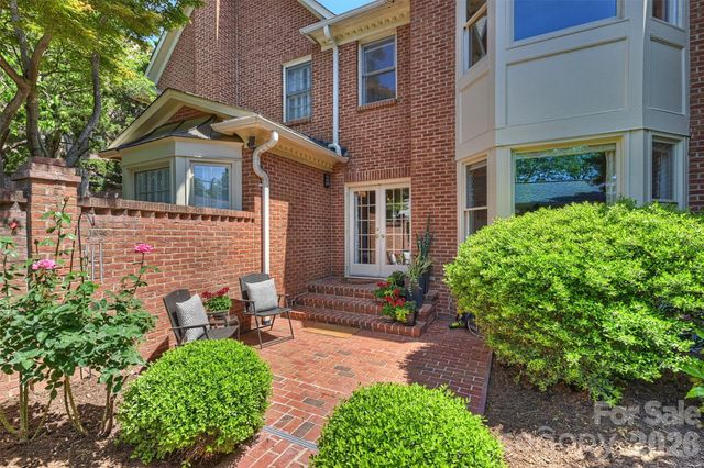 2320 Selwyn Avenue, Charlotte, NC 28207