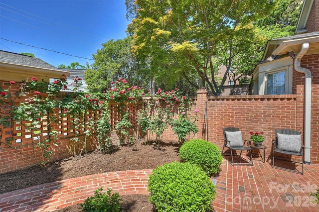 2320 Selwyn Avenue, Charlotte, NC 28207