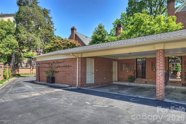 2320 Selwyn Avenue, Charlotte, NC 28207