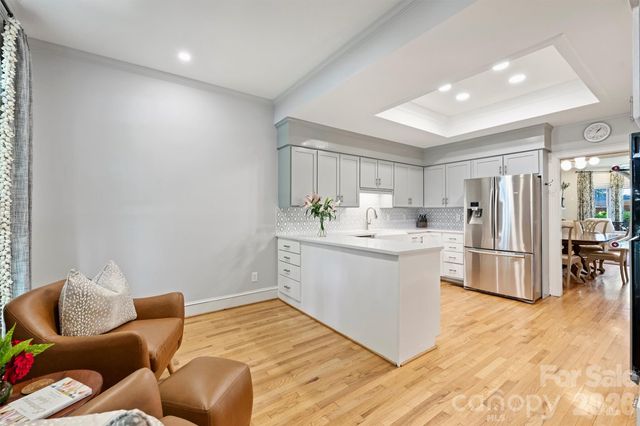 2320 Selwyn Avenue, Charlotte, NC 28207