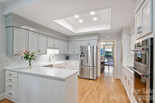 2320 Selwyn Avenue, Charlotte, NC 28207