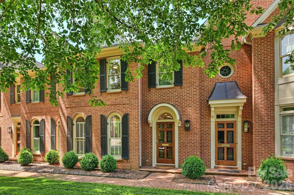 2320 Selwyn Avenue, Charlotte, NC 28207