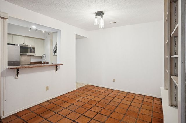 5148 Amesbury Drive 121, Dallas, TX 75206