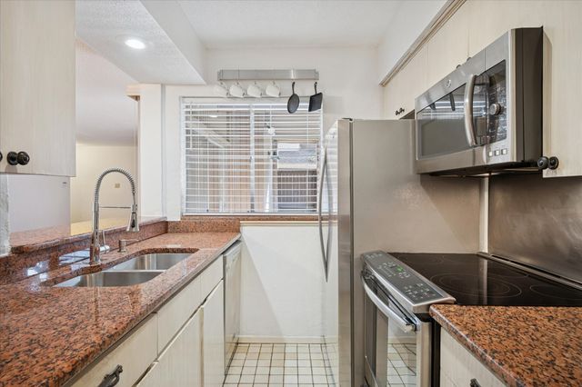 5148 Amesbury Drive 121, Dallas, TX 75206