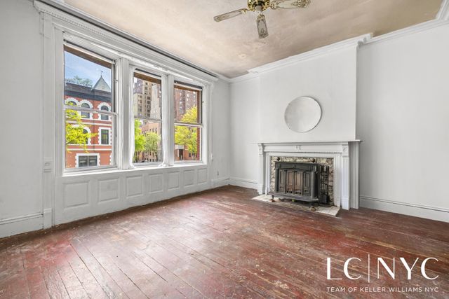 123 Manhattan Avenue, New York City, NY 10025