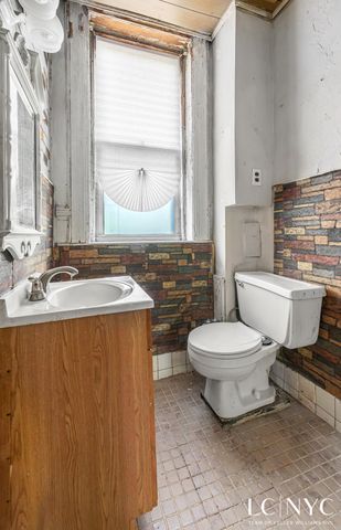 123 Manhattan Avenue, New York City, NY 10025