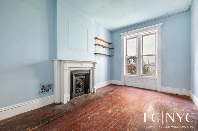 123 Manhattan Avenue, New York City, NY 10025