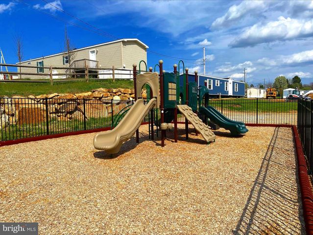 2140 HORSESHOE PARK, Honey Brook, PA 19344