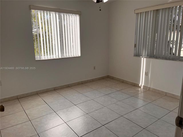 181 NW 47th Ave 27, Miami, FL 33126