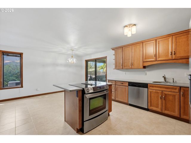 403 Ne 134TH Pl, Portland, OR 97230