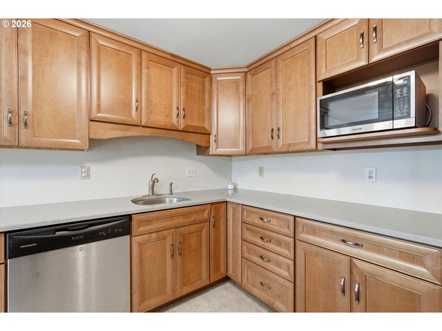 403 Ne 134TH Pl, Portland, OR 97230