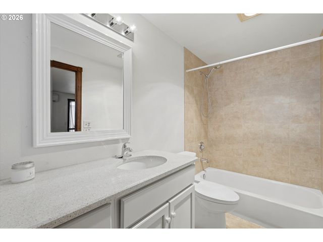 403 Ne 134TH Pl, Portland, OR 97230