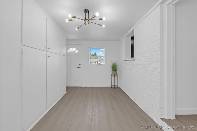 2301 Dewey Avenue, Bartlesville, OK 74003