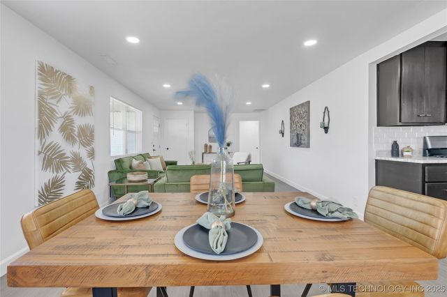 2301 Dewey Avenue, Bartlesville, OK 74003