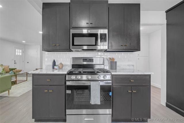 2301 Dewey Avenue, Bartlesville, OK 74003