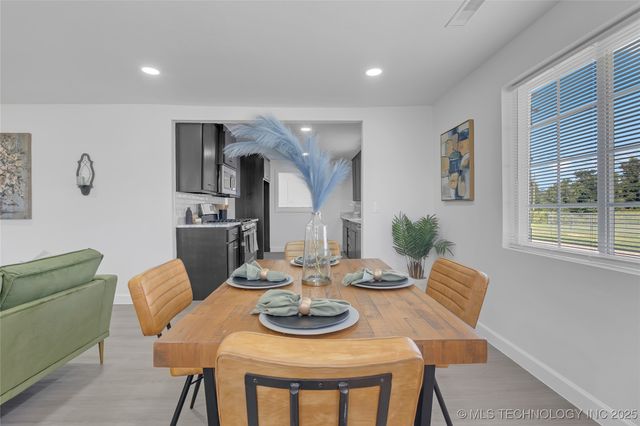 2301 Dewey Avenue, Bartlesville, OK 74003