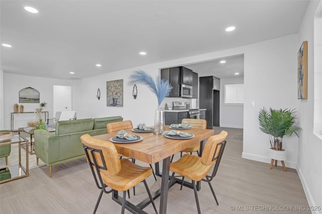 2301 Dewey Avenue, Bartlesville, OK 74003