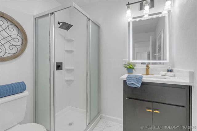 2301 Dewey Avenue, Bartlesville, OK 74003