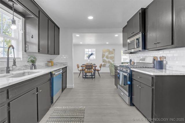 2301 Dewey Avenue, Bartlesville, OK 74003