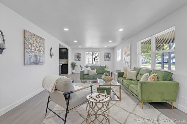 2301 Dewey Avenue, Bartlesville, OK 74003