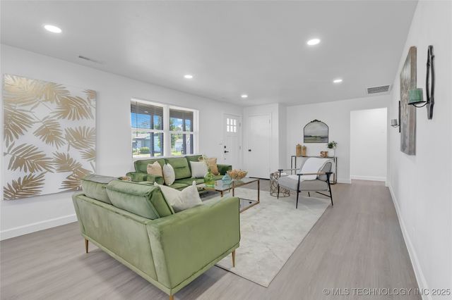 2301 Dewey Avenue, Bartlesville, OK 74003